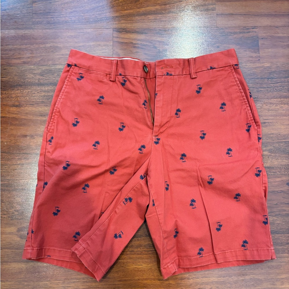 Old Navy Men's Red Shorts with Palm Tree Design